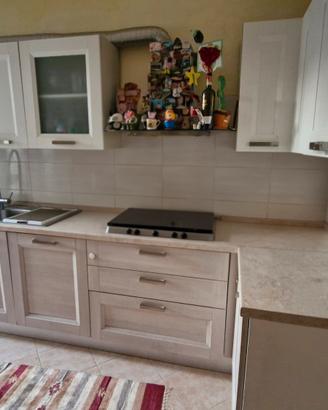  CUCINA AD ANGOLO IN BUONO STATO