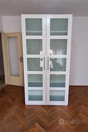 Armadio PAX IKEA bianco con riquadri in vetro