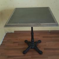 Tavoli in legno e ferro