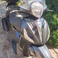Beverly 300