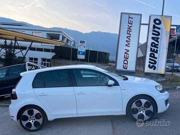 Volkswagen Golf GTI 2.0 TSI 5p.