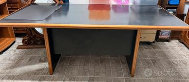 Scrivania per ufficio