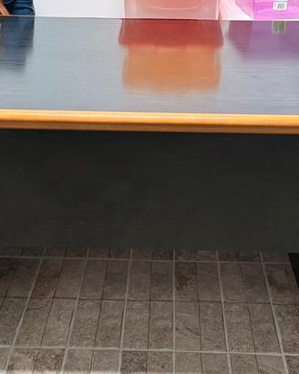 Scrivania per ufficio