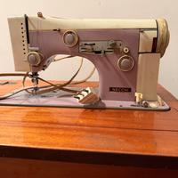 Macchina da cucire necchi