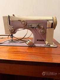 Macchina da cucire necchi