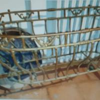 antica culla in ottone