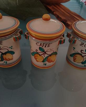 Set 3 pezzi in terracotta.
