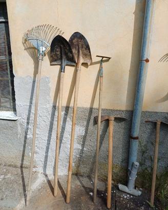 attrezzi da giardinaggio