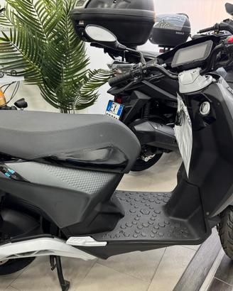piaggio one elettrico