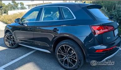 AUDI Q5 2.0 cc 190CV 4x4 s-tronic

