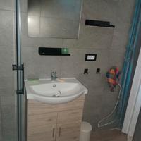 Mobile lavabo bagno e specchio Leroy Merlin