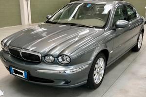 jaguar X type   V6  2500  4WD anno 2003