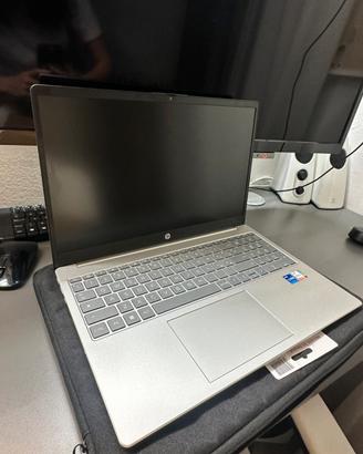 HP Laptop 15-fd0xxx