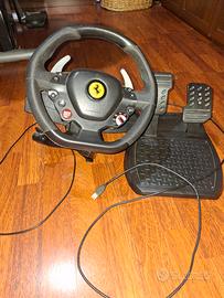 Volante Thrustmaster