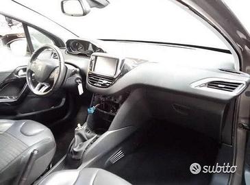 Peugeot 208 - 2105 - hm01