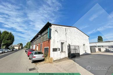 CAPANNONE A BAREGGIO