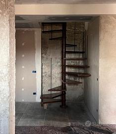 SCALA A CHIOCCIOLA QUADRATA 160