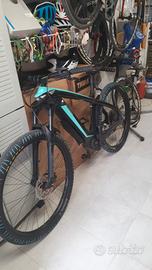 Bici bianchi omnia pedalata assistita