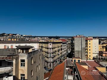 Ad. piazza carlo III- 3 vani luminoso