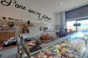 Attività commerciale a Roseto Capo Spulico