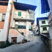 Casa indipendente a Borgofranco d'Ivrea 6 locali