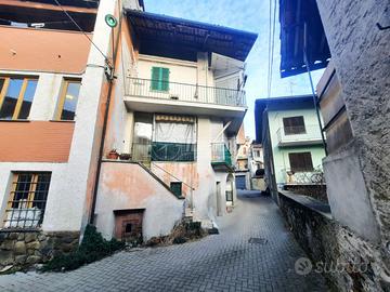 Casa indipendente a Borgofranco d'Ivrea 6 locali