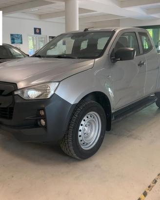 ISUZU D-MAX N60 1.9 Space Cab B 4x4 Diesel * 163 C