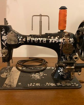 Macchina da cucire FREYA
