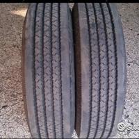 Coppia di pneumatici usati 235 75 17.5 continent