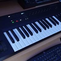 Master keyboard Komplete Kontrol A49