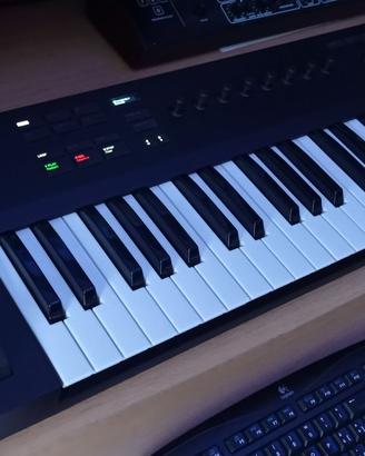 Master keyboard Komplete Kontrol A49