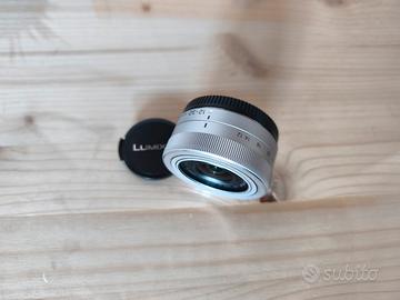 Panasonic Lumix 12-32mm F3.5 Micro 4/3

perfetto!
