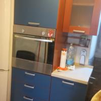 cucina ,parete attrezzata e comò lavatrice 