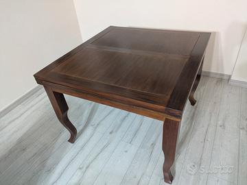 Tavolo in legno massello 