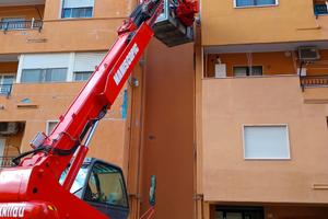 Piattaforma aerea sollevamento