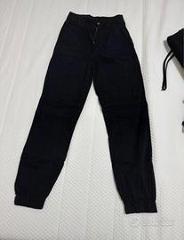 Pantaloni neri Bershka