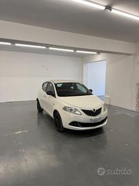 Lancia Ypsilon 1.0 FireFly 5 porte S&S Hybrid Ecoc