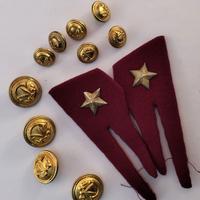 Antiche mostrine e bottoni