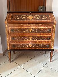 Scrittoio con ribalta