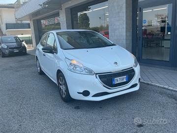 Peugeot 208 1.2 VTi 82 CV 5 porte Allure