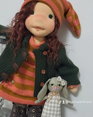 Bambola artigianale stile Waldorf "18" (art doll)