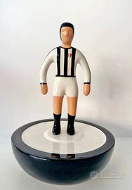 Scultura omino gigante subbuteo Juventus