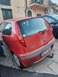 Fiat Punto 2002  con gancio traino