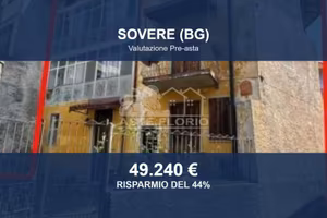 Immobile in asta di 332 m² con più di 5 locali e b