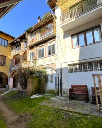 5 LOCALI A SAGLIANO MICCA