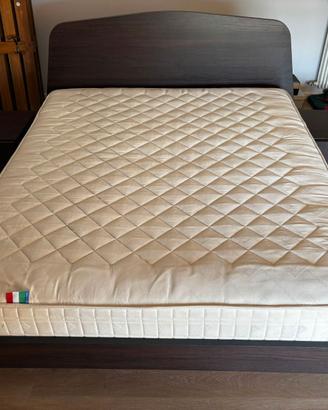 Letto matrimoniale + comodini + materasso