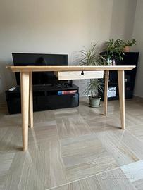Scrivania tavolo con cassetto