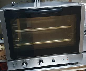 Forno professionale in acciaio inox.