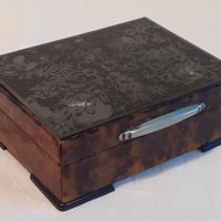 Cofanetto porta gioie in tartaruga e legno