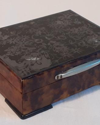Cofanetto porta gioie in tartaruga e legno